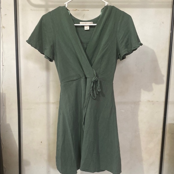Green faux Wrap Dress - Picture 1 of 2